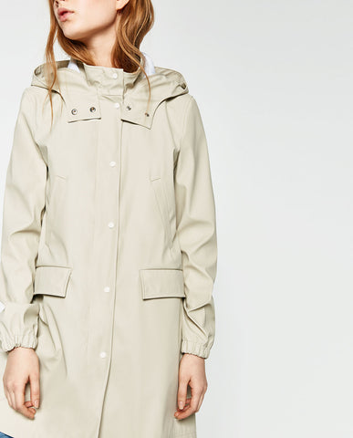 RAINCOAT WITH POCKETS