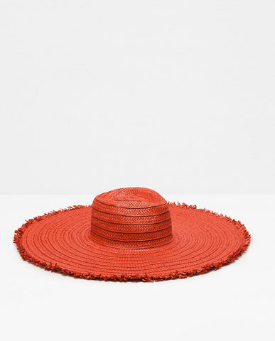 LARGE WIDE BRIM HAT WITH FRAYED EDGES
