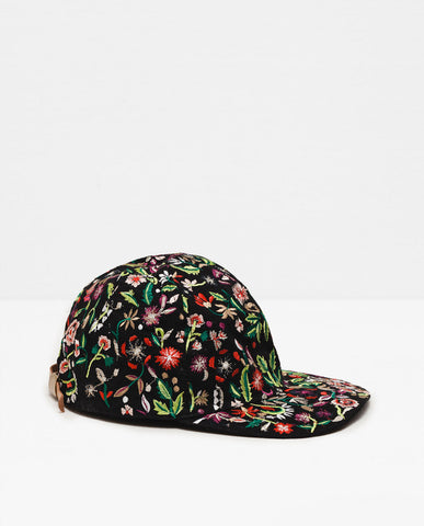 EMBROIDERED CAP